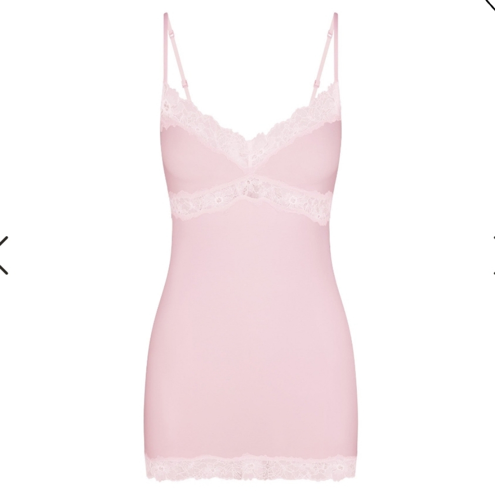 SKIMS COTTON LACE SLIP DRESS - CHERRY BLOSSOM - M